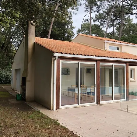 Maison Piscine Partagee Vers Ocean