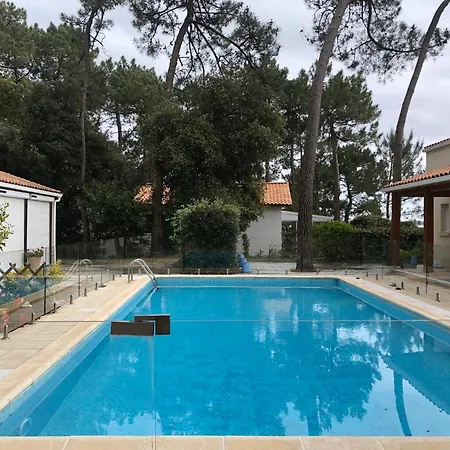 Maison Piscine Partage Vers Ocean 度假居 *